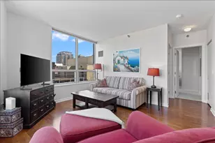 330 W Grand Ave, Chicago, IL 60654 - Photo 10