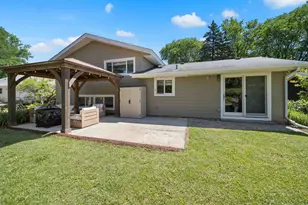 600 S Springinsguth Rd, Schaumburg, IL 60193 - Photo 2