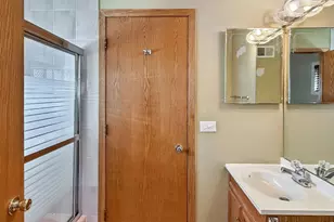 11115 Martindale Dr, Westchester, IL 60154 - Photo 16
