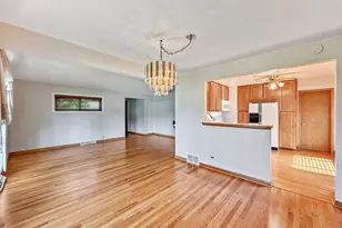 11115 Martindale Dr, Westchester, IL 60154 - Photo 2