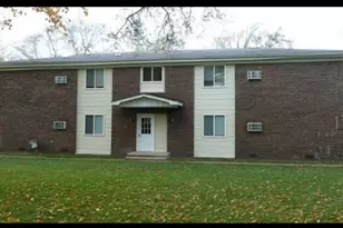 304 Wilshire Dr, Sandwich, IL 60548 - Photo 4