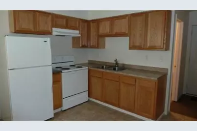 304 Wilshire Drive, Sandwich, IL 60548 - Photo 2