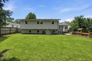 256 Walnut Dr, Saint Charles, IL 60174 - Photo 26