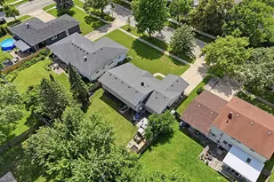 256 Walnut Dr, Saint Charles, IL 60174 - Photo 32