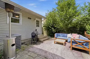 256 Walnut Dr, Saint Charles, IL 60174 - Photo 24