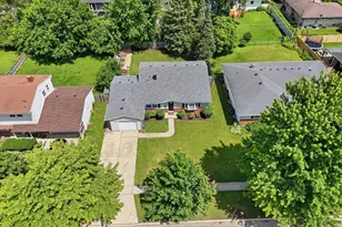 256 Walnut Dr, Saint Charles, IL 60174 - Photo 30