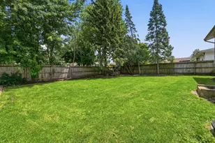 256 Walnut Dr, Saint Charles, IL 60174 - Photo 28