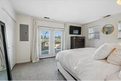 667 W Division Street #3C, Chicago, IL 60610 - Photo 12