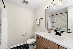 1005 Carlton Ln, Schaumburg, IL 60193 - Photo 14
