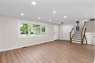 1005 Carlton Ln, Schaumburg, IL 60193 - Photo 2