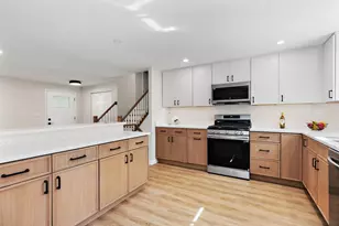 1005 Carlton Ln, Schaumburg, IL 60193 - Photo 12