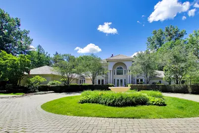 148 N Ahwahnee Road, Lake Forest, IL 60045 - Photo 1