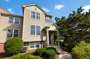 896 Cherry Creek Dr, Grayslake, IL 60030 - Photo 2