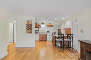 9411 Bay Colony Dr, Des Plaines, IL 60016 - Photo 6