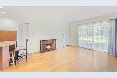 9411 Bay Colony Drive #1N, Des Plaines, IL 60016 - Photo 2