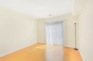 9411 Bay Colony Dr, Des Plaines, IL 60016 - Photo 10