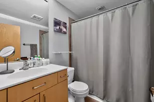2201 W Wabansia Ave, Chicago, IL 60647 - Photo 12