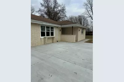 60 W Dupont Road, Morris, IL 60450 - Photo 2