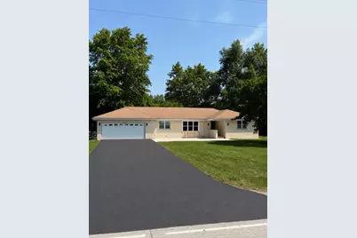 60 W Dupont Road, Morris, IL 60450 - Photo 1