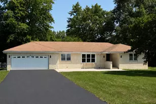 60 W Dupont Rd, Morris, IL 60450 - Photo 1