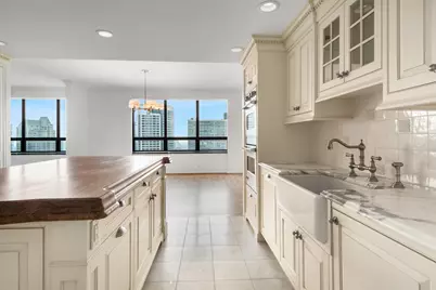 180 E Pearson Street #3707, Chicago, IL 60611 - Photo 12