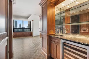 180 E Pearson St, Chicago, IL 60611 - Photo 26