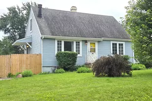 23W563 Woodworth Pl, Roselle, IL 60172 - Photo 1