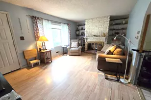 23W563 Woodworth Pl, Roselle, IL 60172 - Photo 4