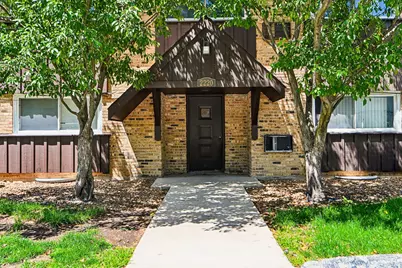 2220 Arbor Circle #25, Downers Grove, IL 60515 - Photo 2
