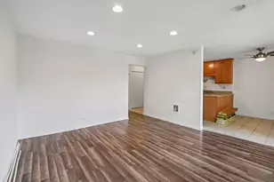 2220 Arbor Cir, Downers Grove, IL 60515 - Photo 6