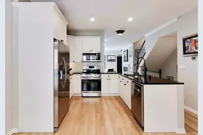 232 W Scott Street, Chicago, IL 60610 - Photo 6