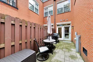 232 W Scott St, Chicago, IL 60610 - Photo 36