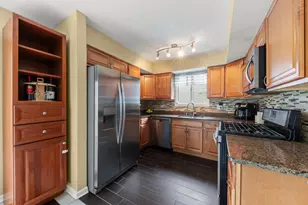 1142 Greensfield Dr, Naperville, IL 60563 - Photo 6