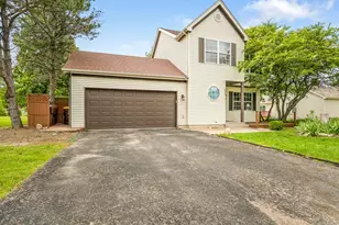 2006 Grandview Trail, Belvidere, IL 61008 - Photo 2