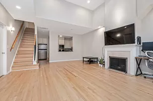 2017 N Lincoln Ave, Chicago, IL 60614 - Photo 2