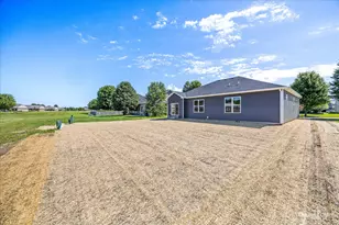 427 Riverbend Dr, Genoa, IL 60135 - Photo 26