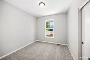 427 Riverbend Dr, Genoa, IL 60135 - Photo 16