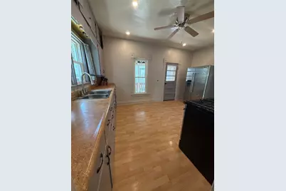 916 Pleasant Street, Dekalb, IL 60115 - Photo 8