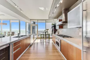 340 E Randolph St, Chicago, IL 60601 - Photo 12