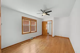 11011 S Ave L, Chicago, IL 60617 - Photo 10