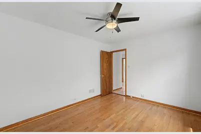 11011 S Avenue L, Chicago, IL 60617 - Photo 14