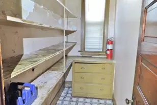 10437 S Avenue H, Chicago, IL 60617 - Photo 8