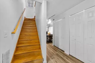 867 W Cornelia Ave, Chicago, IL 60657 - Photo 16