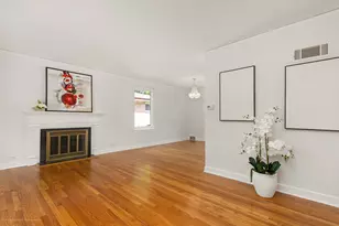 5129 Crain St, Skokie, IL 60077 - Photo 8