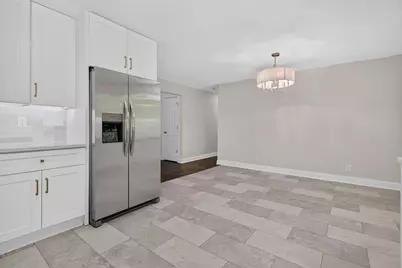 319 Parkshore Drive, Shorewood, IL 60404 - Photo 10