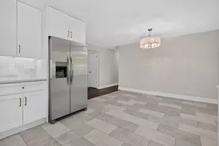 319 Parkshore Dr, Shorewood, IL 60404 - Photo 10