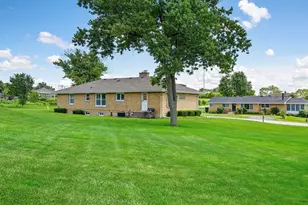 6950 Hillsdale Rd, Countryside, IL 60525 - Photo 22