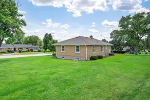 6950 Hillsdale Rd, Countryside, IL 60525 - Photo 20