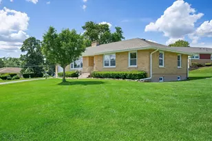 6950 Hillsdale Rd, Countryside, IL 60525 - Photo 2
