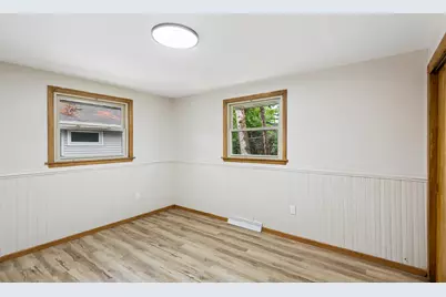 1819 Elmwood Drive, Lindenhurst, IL 60046 - Photo 16